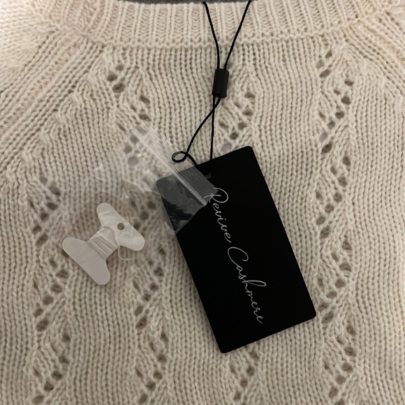 White Cashmere Sweater- Revive Cashmere- Size Small- NWT - Picture 4 of 5